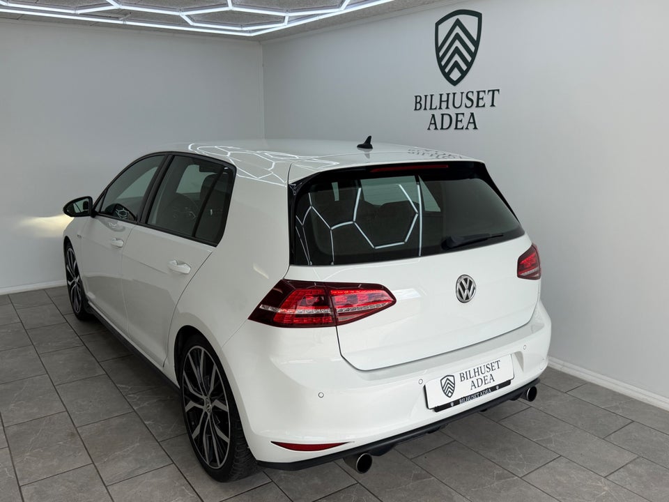 VW Golf VII 2,0 GTi Performance DSG BMT 5d