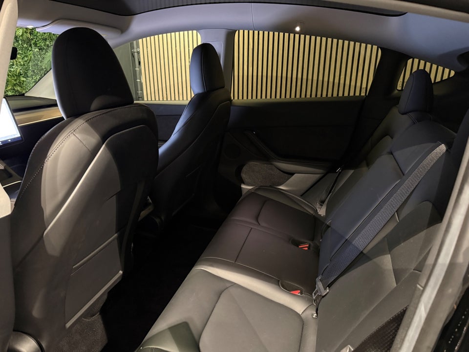 Tesla Model Y RWD 5d