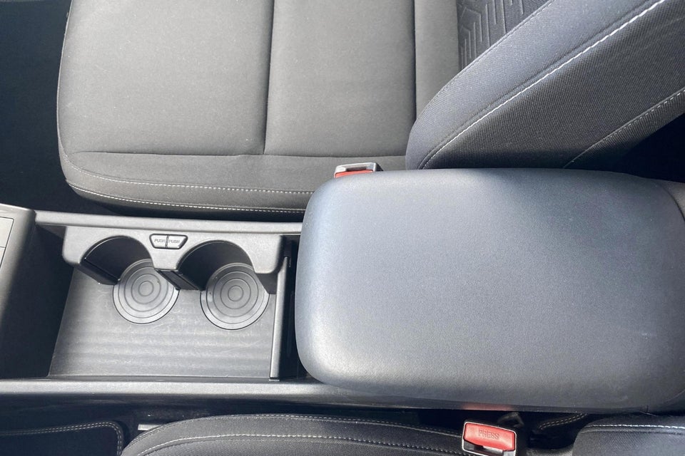 Hyundai Kona 48 EV Essential 5d