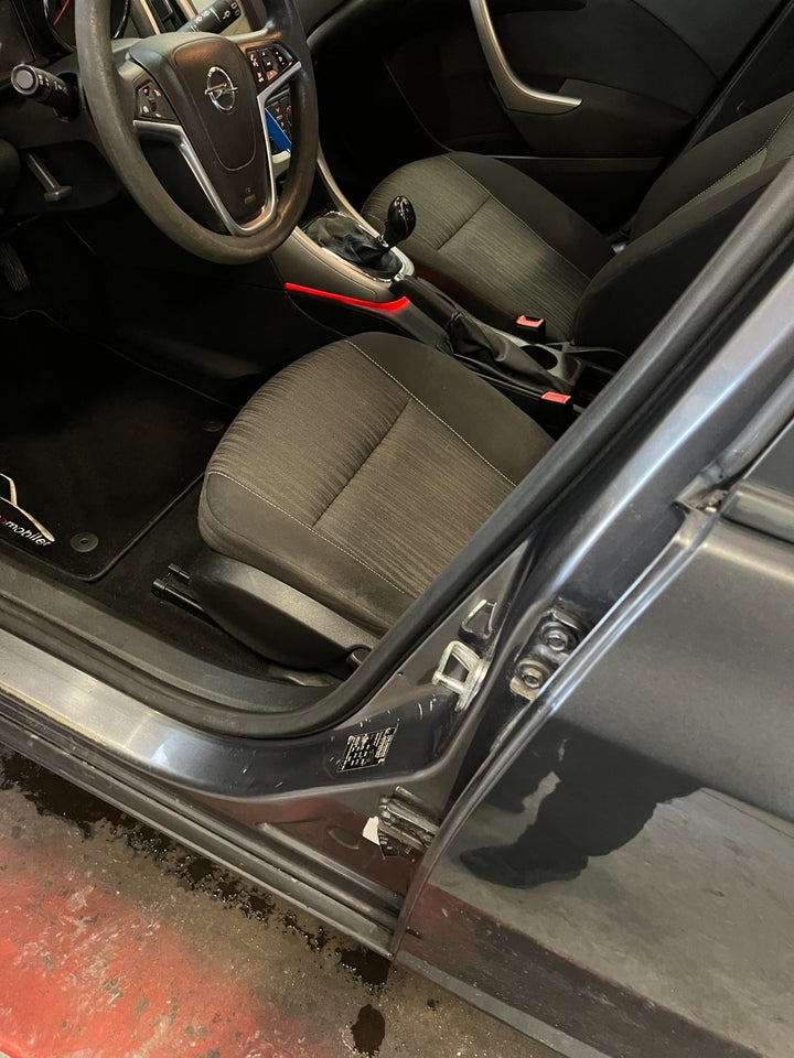 Opel Astra 1,7 CDTi 110 Enjoy Sports Tourer 5d