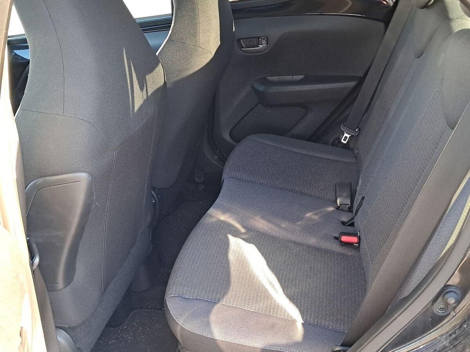 Toyota Aygo 1,0 VVT-i x-press 5d