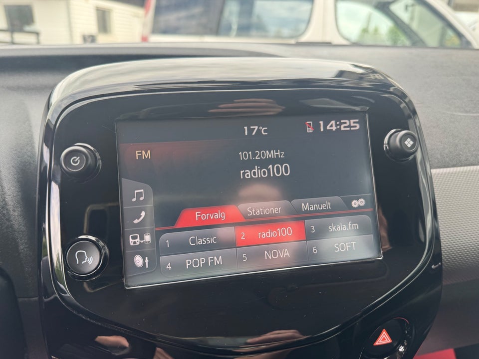 Peugeot 108 1,0 e-VTi 72 Allure+ 5d