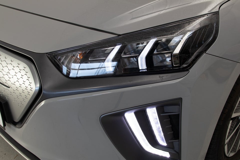 Hyundai Ioniq 40 EV Premium 5d