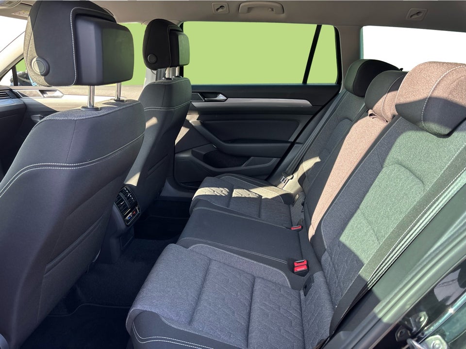 VW Passat 2,0 TDi 150 Business Variant DSG 5d