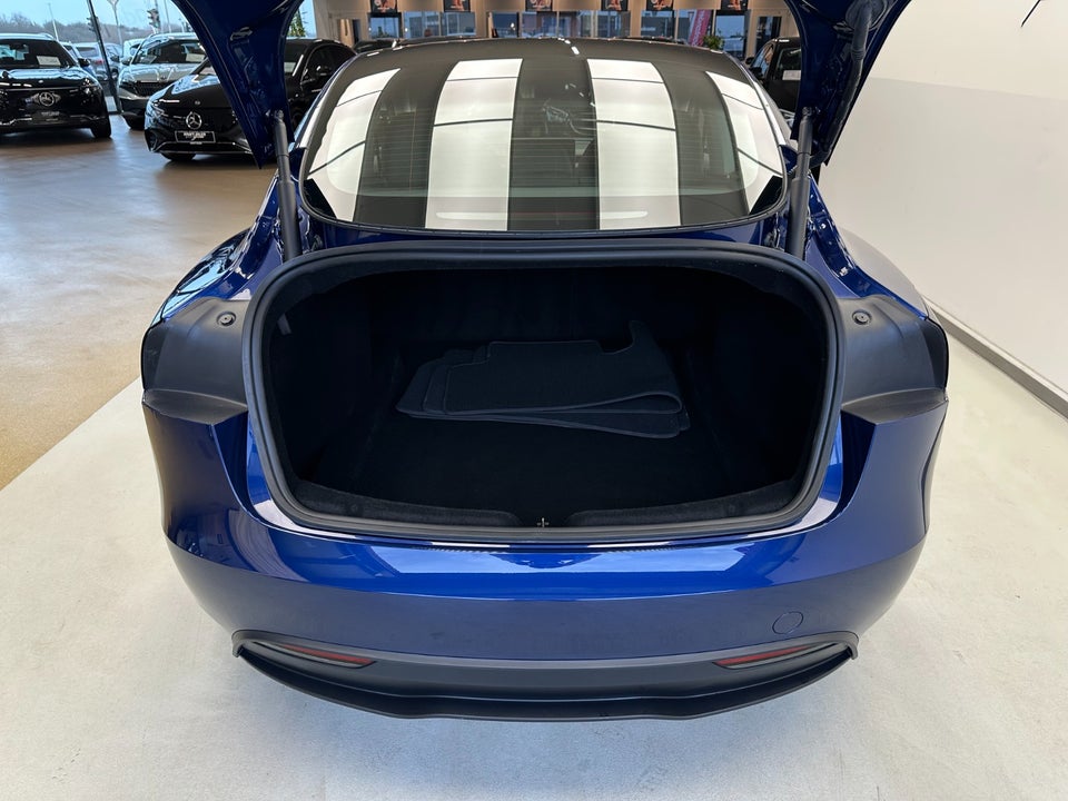 Tesla Model 3 RWD 4d