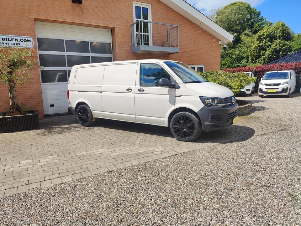 VW Transporter 2,0 TDi 150 Kassevogn DSG lang