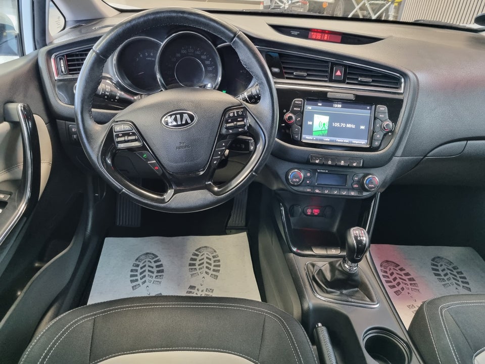 Kia Ceed 1,6 CRDi 136 Attraction 5d