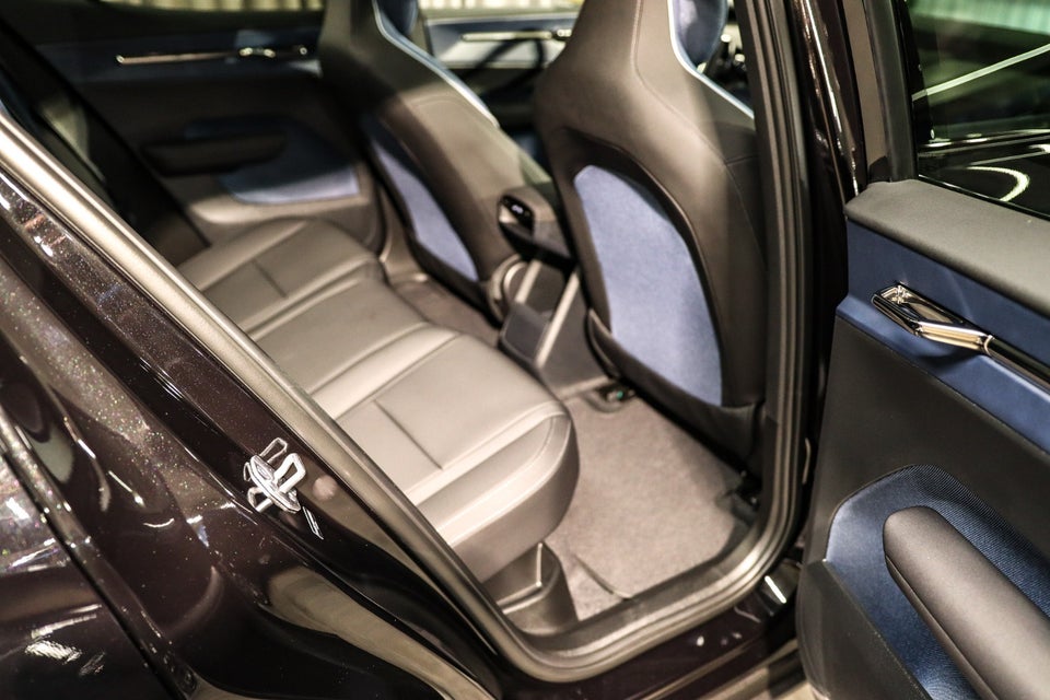 Volvo EX30 Extended Range Ultra 5d