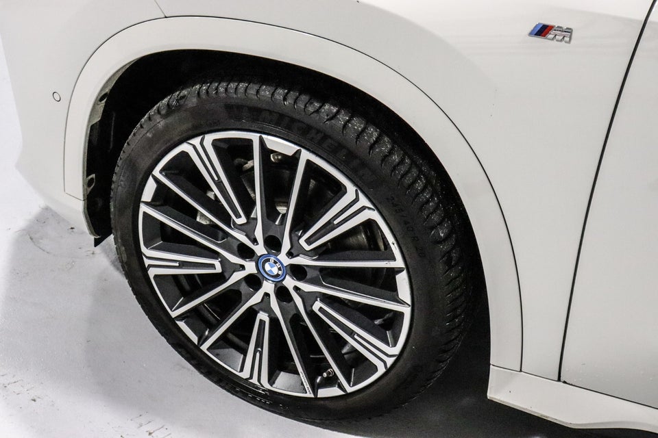 BMW iX1 xDrive30 Fully Charged M-Sport 5d