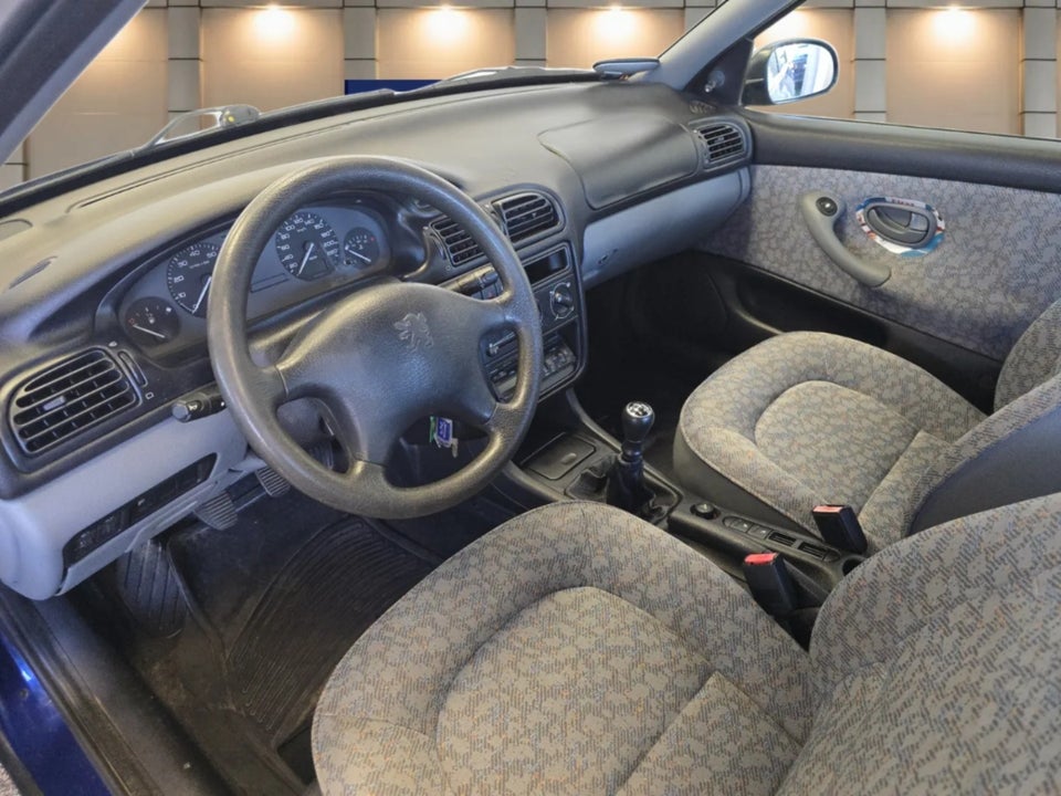 Peugeot 406 1,8 SL 4d