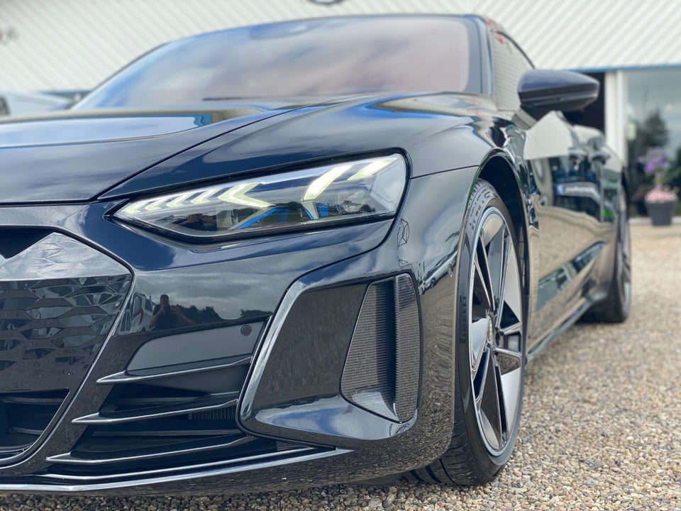 Audi RS e-tron GT quattro 4d