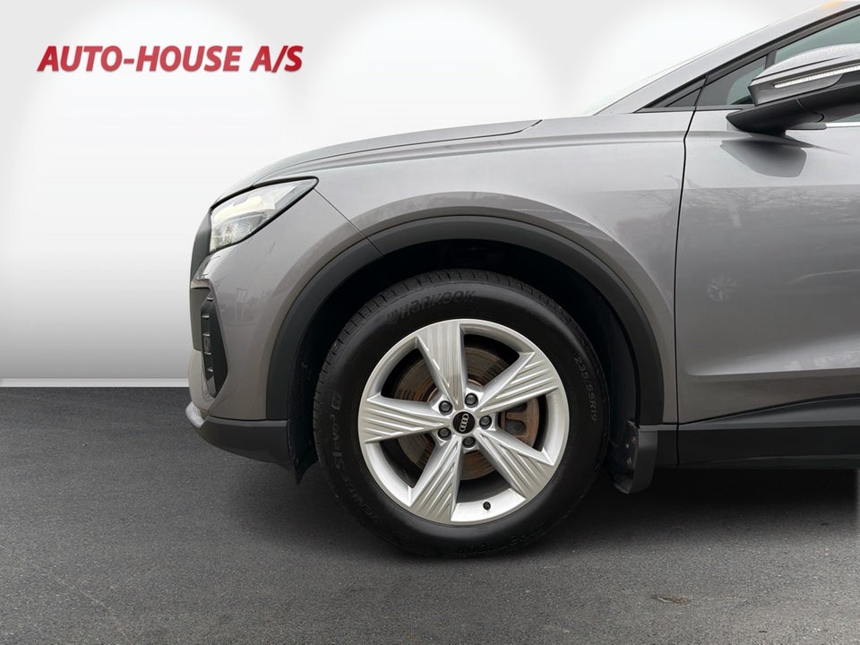 Audi Q4 e-tron 40  5d