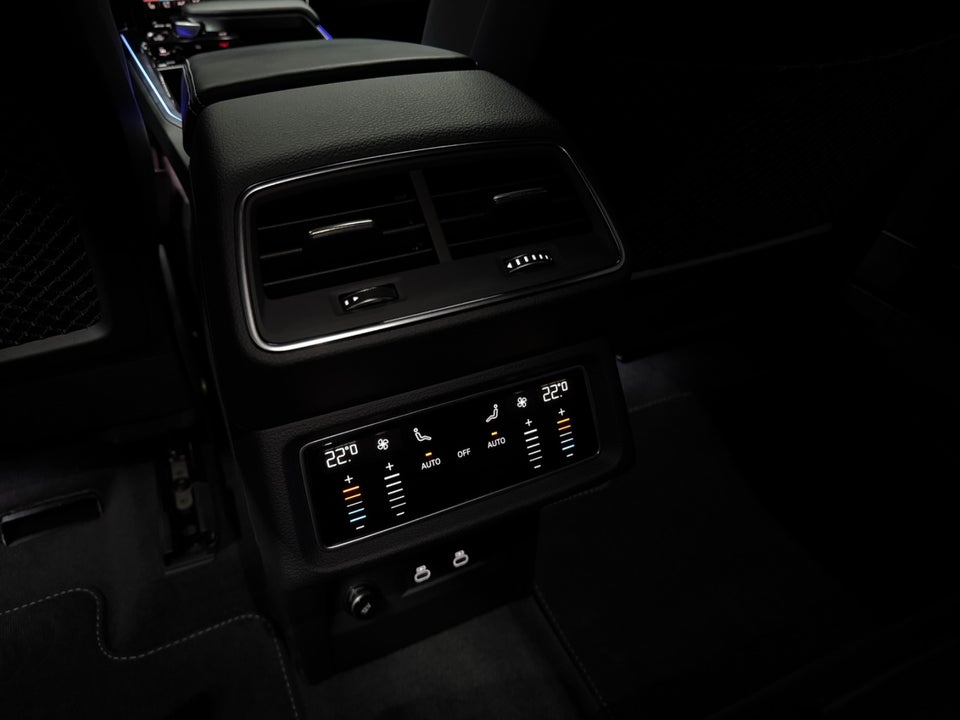 Audi SQ8 e-tron quattro 5d