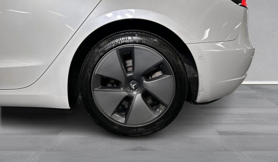 Tesla Model 3 Standard Range+ RWD 4d