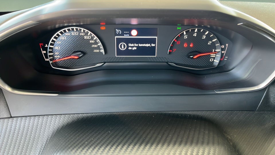 Peugeot 2008 1,2 PureTech 100 Triumph 5d