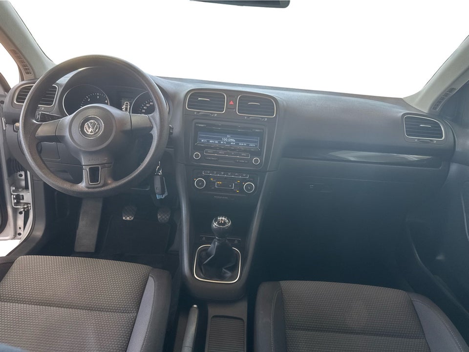 VW Golf VI 1,6 TDi 105 Comfortline Variant BMT 5d