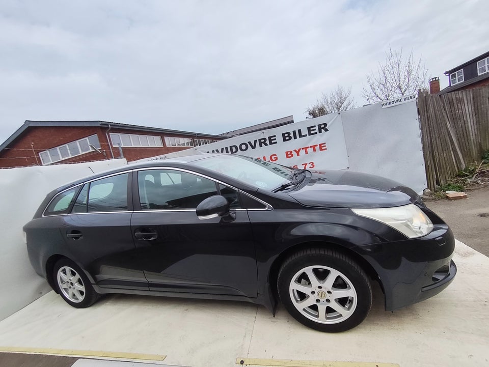 Toyota Avensis 1,8 VVT-i T2 stc. 5d