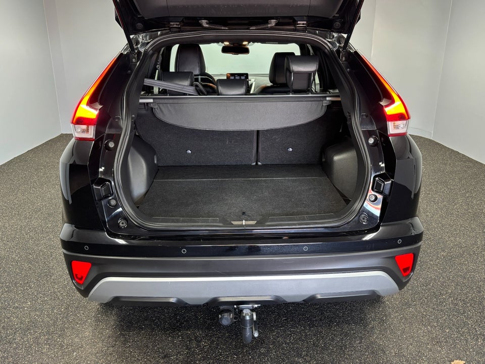 Mitsubishi Eclipse Cross 2,4 PHEV Invite CVT 4WD 5d