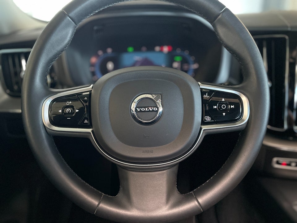 Volvo XC60 2,0 T6 ReCharge Plus Dark aut. AWD 5d