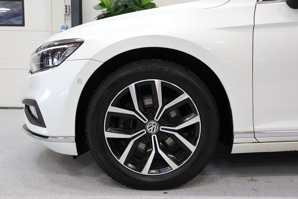VW Passat 2,0 TDi 190 Elegance+ Variant DSG 5d