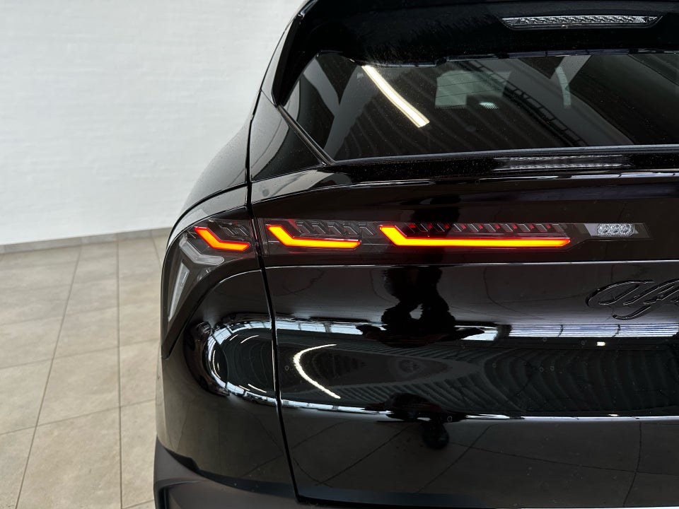 Alfa Romeo Junior Elettrica Veloce 5d