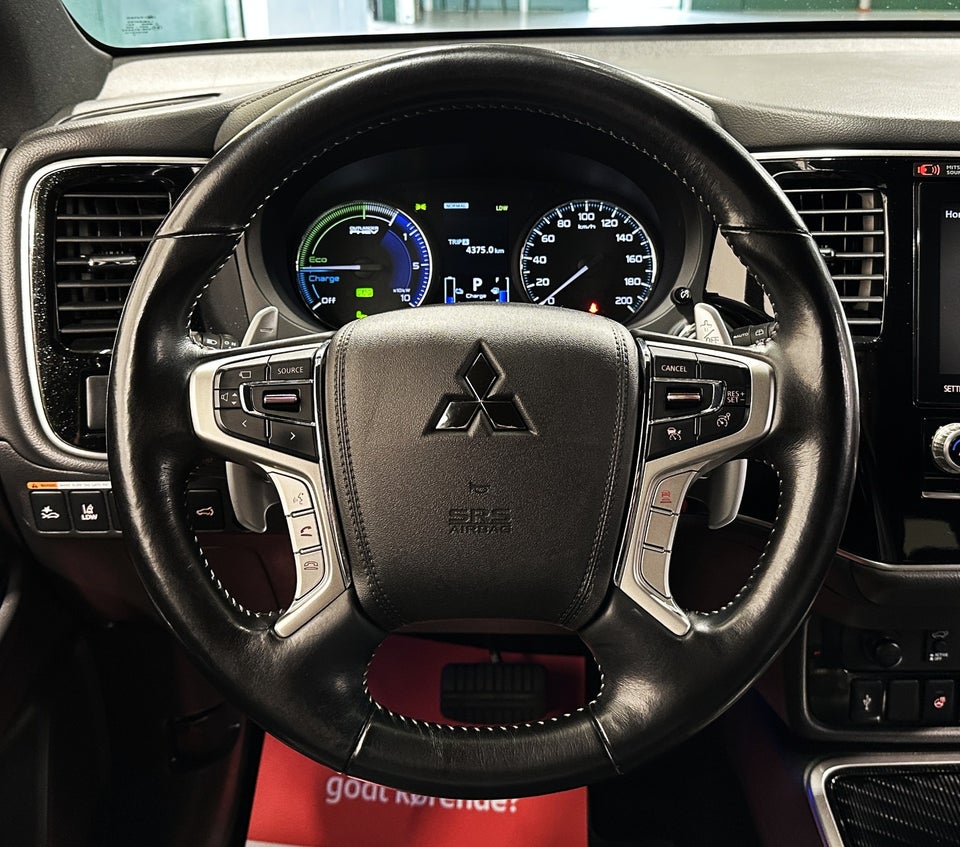 Mitsubishi Outlander 2,4 PHEV Luxury CVT 4WD 5d
