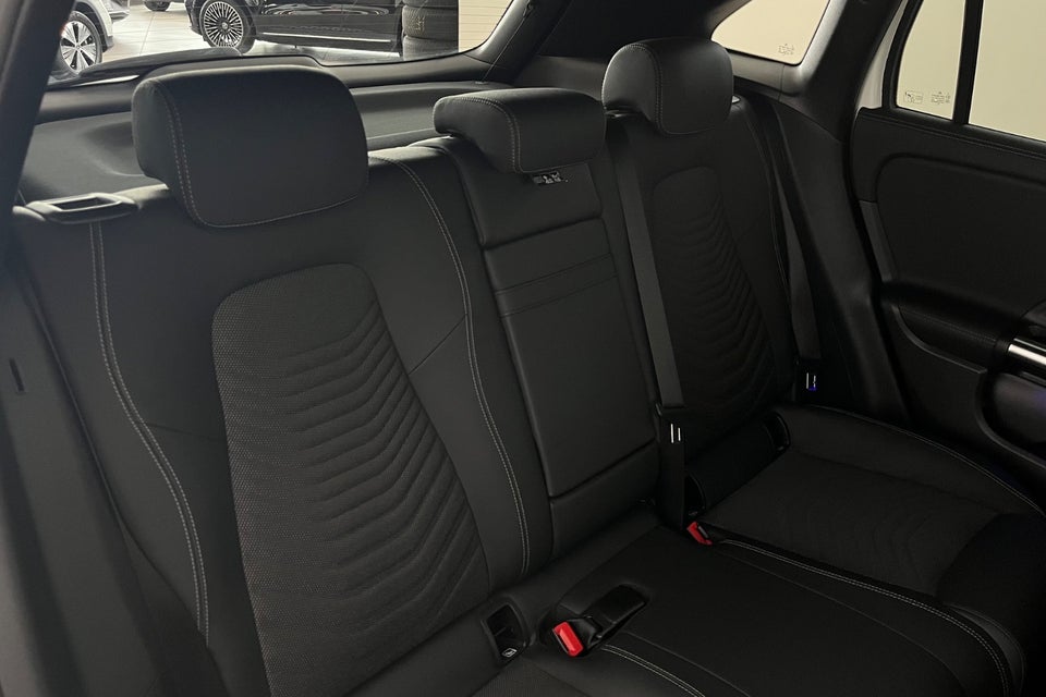 Mercedes EQA300 Progressive 4Matic 5d