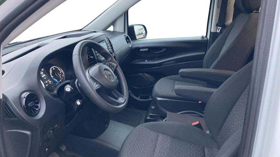 Mercedes eVito 129 Tourer PRO L Van
