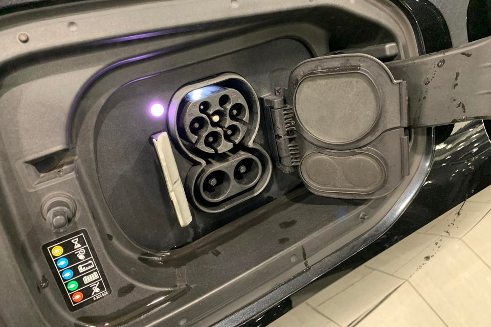 BMW iX xDrive40 Supercharged 5d