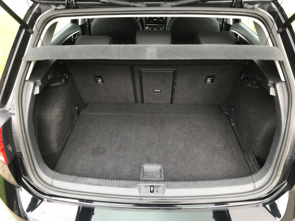 VW Golf VII 1,6 TDi 115 IQ.Drive 5d