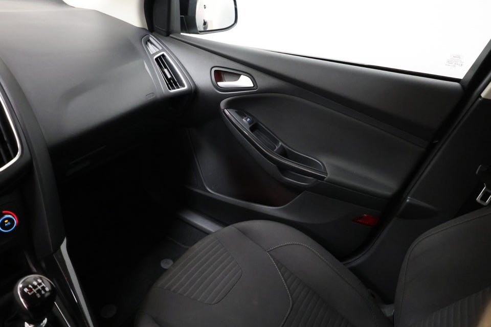 Ford Focus 1,5 TDCi 120 Titanium stc. 5d