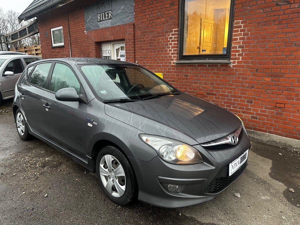 Hyundai i30 1,6 CRDi 90 Classic 5d