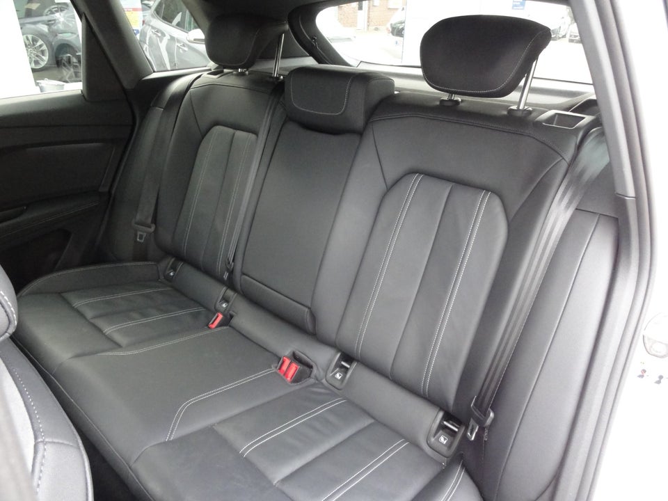 Audi Q4 e-tron 40 Attitude 5d