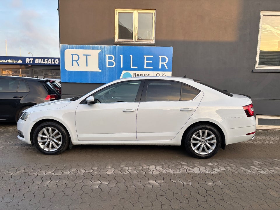 Skoda Octavia 1,6 TDi 115 Style DSG 5d
