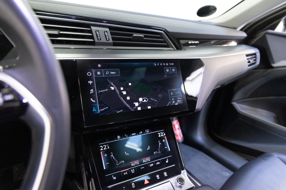 Audi e-tron 55 quattro 5d