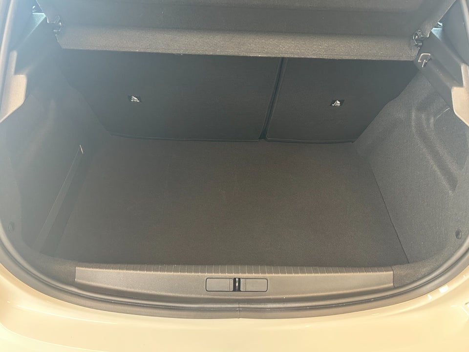 Peugeot 208 1,2 PureTech 100 Selection Sport 5d