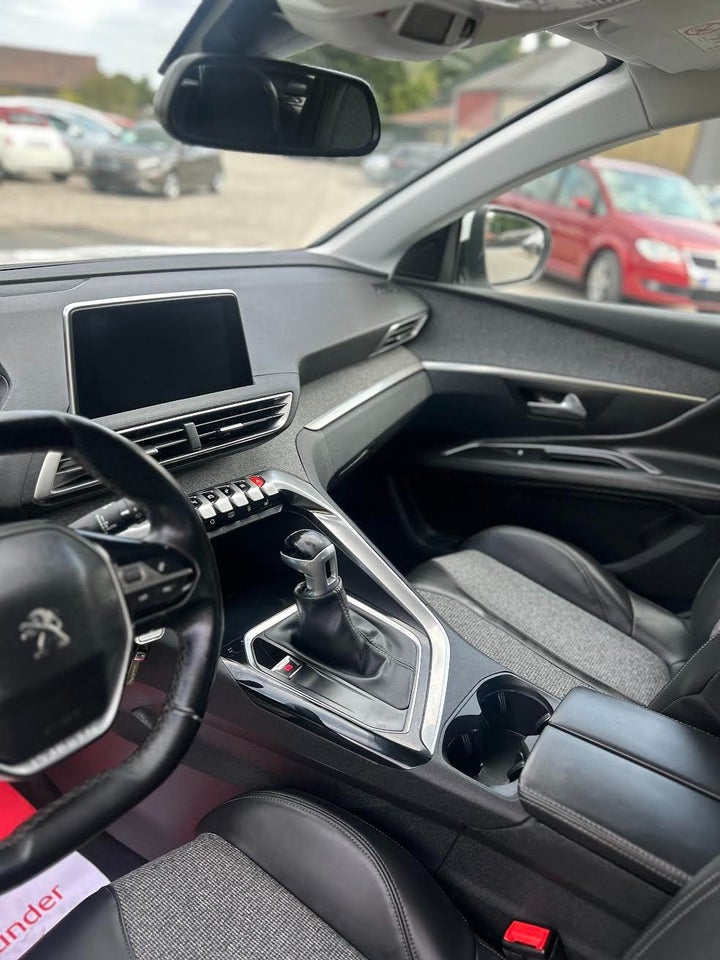 Peugeot 3008 1,2 e-THP 130 Allure 5d