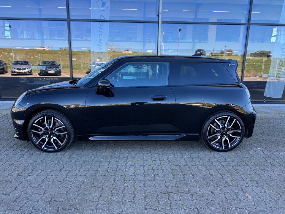 MINI Cooper SE JCW Trim XL 3d