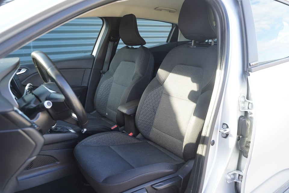 Renault Clio V 1,6 E-Tech Zen 5d