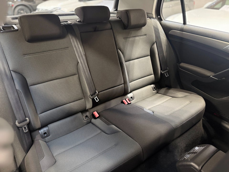 VW Golf VII 1,4 TSi 122 Comfortline BMT 5d