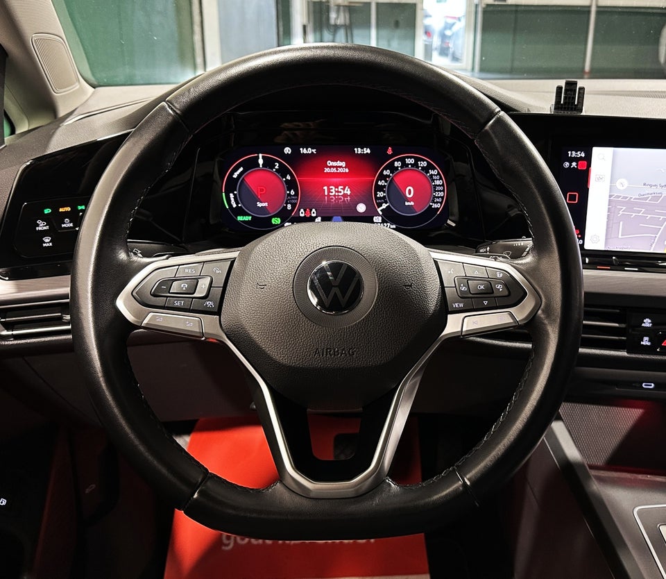 VW Golf VIII 1,4 eHybrid DSG 5d
