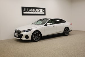 BMW i5, modelår 2024, 26,000 km