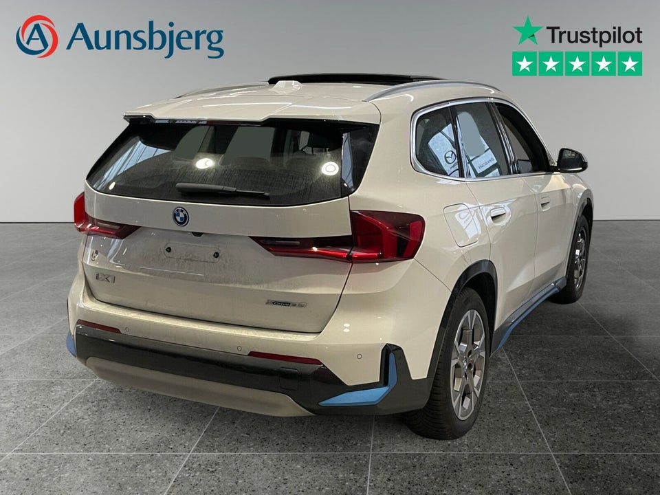 BMW iX1 xDrive30 X-Line 5d