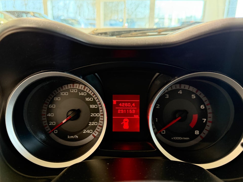 Mitsubishi Lancer 1,8 Intense SportSedan CVT 4d