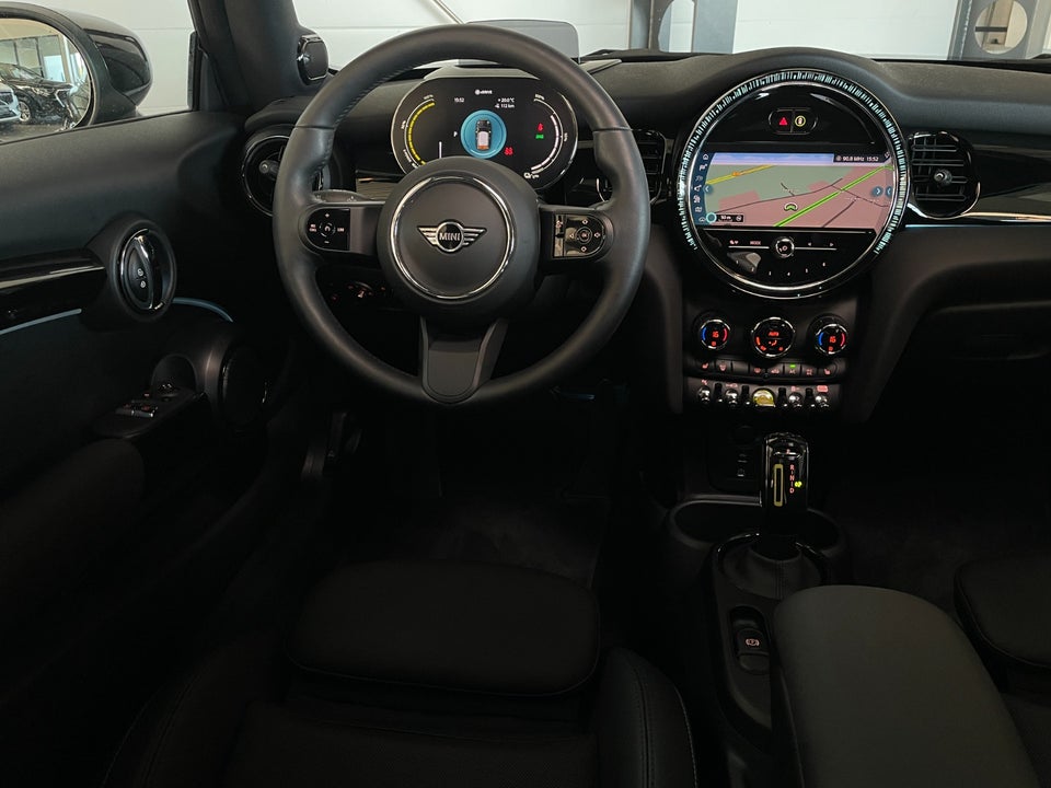 MINI Cooper SE Maximise 3d