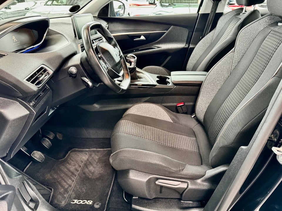 Peugeot 3008 1,2 e-THP 130 Active 5d