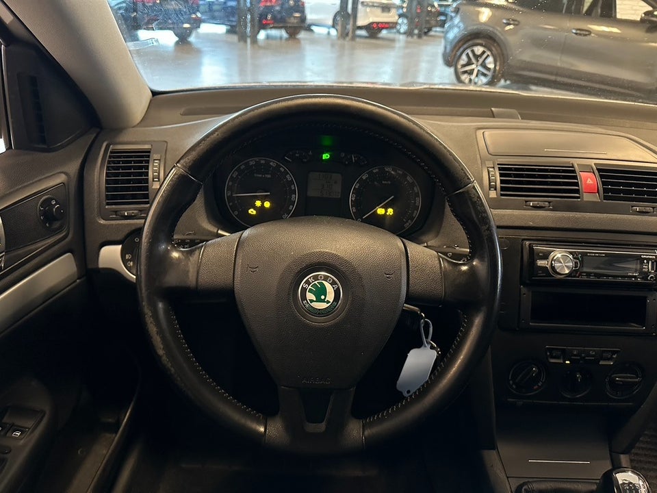 Skoda Octavia 1,6 Ambiente Combi 5d