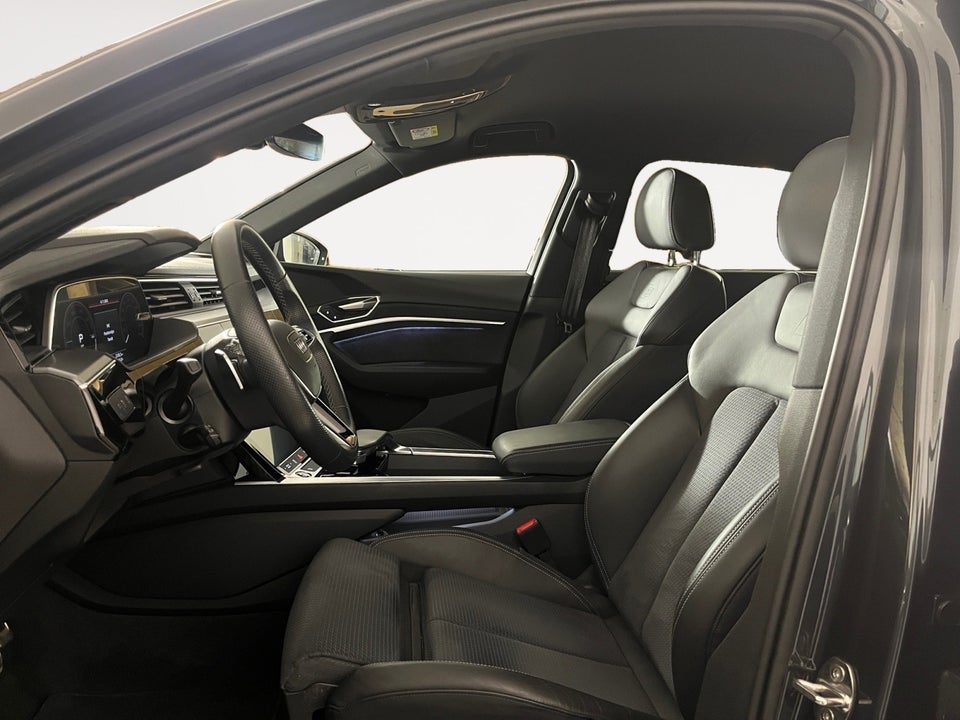 Audi Q8 e-tron 55 Advanced S-line quattro 5d