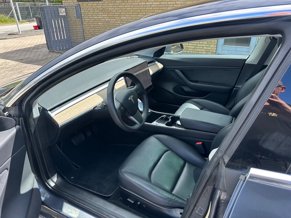 Tesla Model 3 Long Range AWD 4d