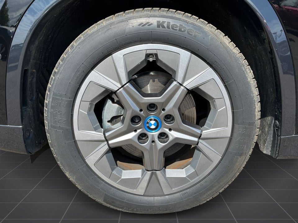 BMW iX1 eDrive20 X-Line 5d